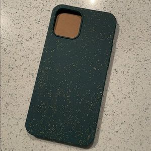 NWT iPhone 12/12 Pro Pela Slim Case